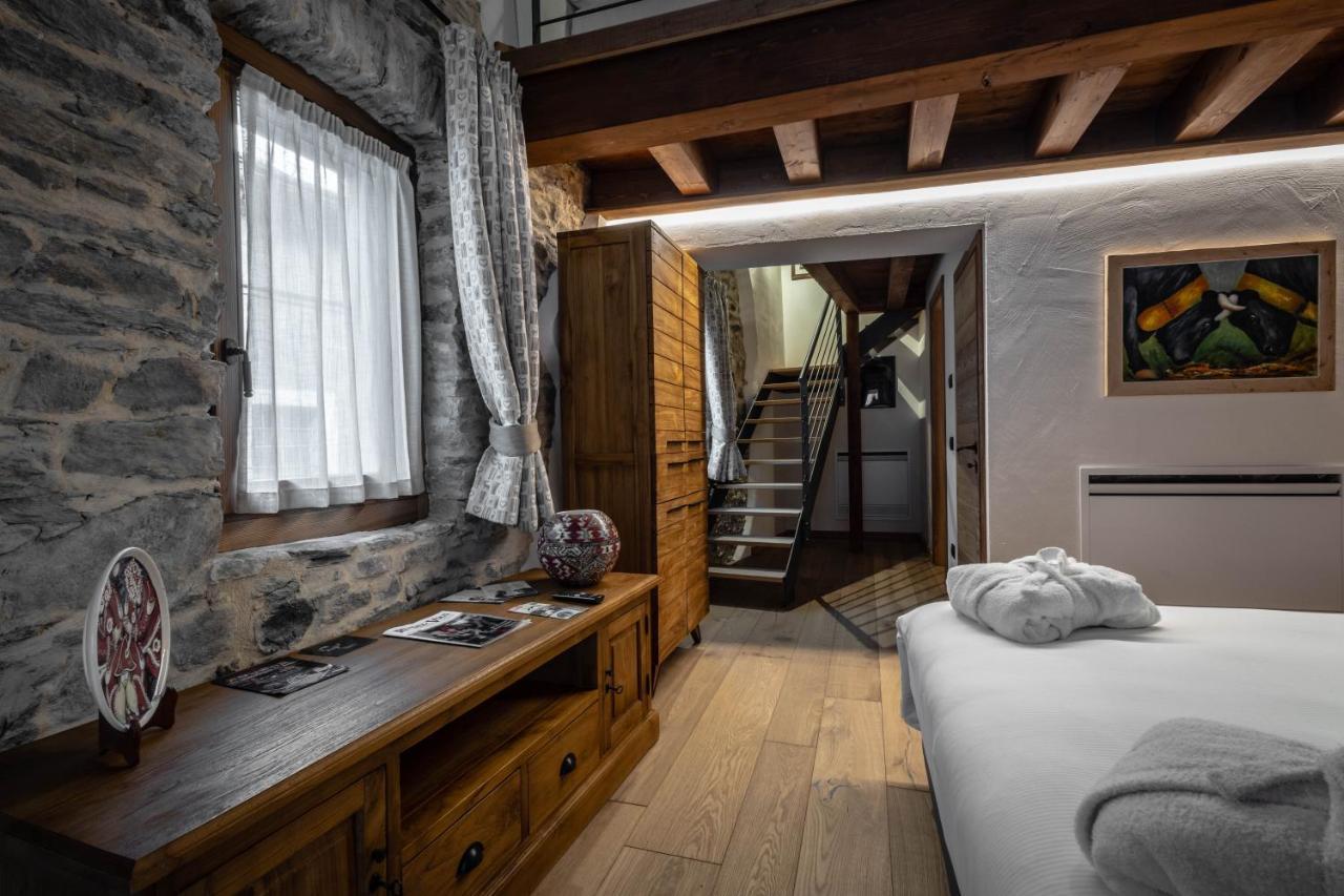 Les Plaisirs D'Antan Hotel Jovencan ภายนอก รูปภาพ