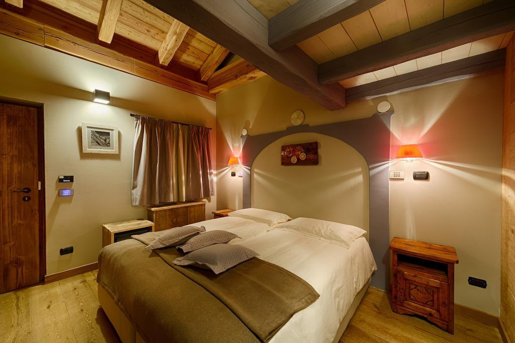 Les Plaisirs D'Antan Hotel Jovencan ภายนอก รูปภาพ